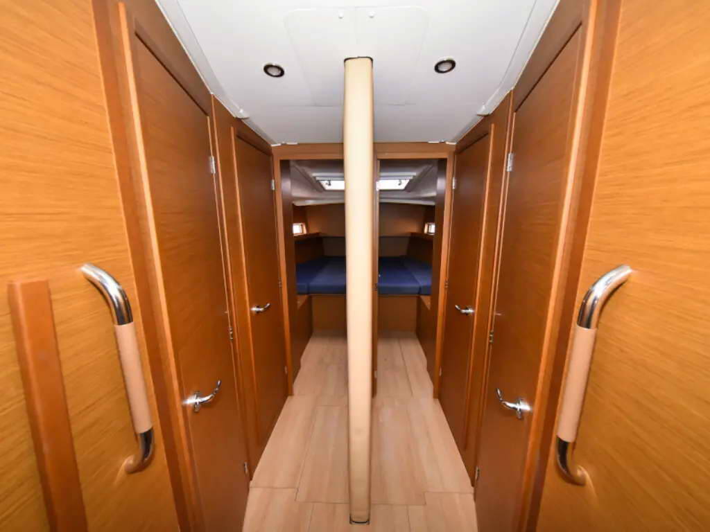 Sailing yacht Sun Loft 47 CLASS