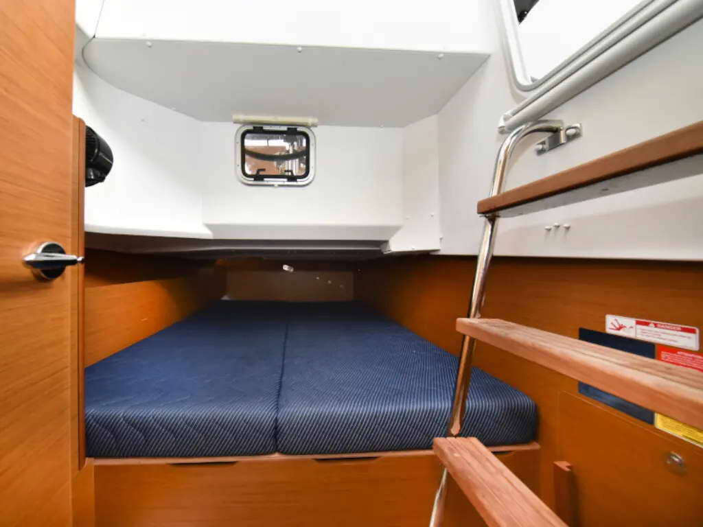 Sailing yacht Sun Loft 47 CLASS