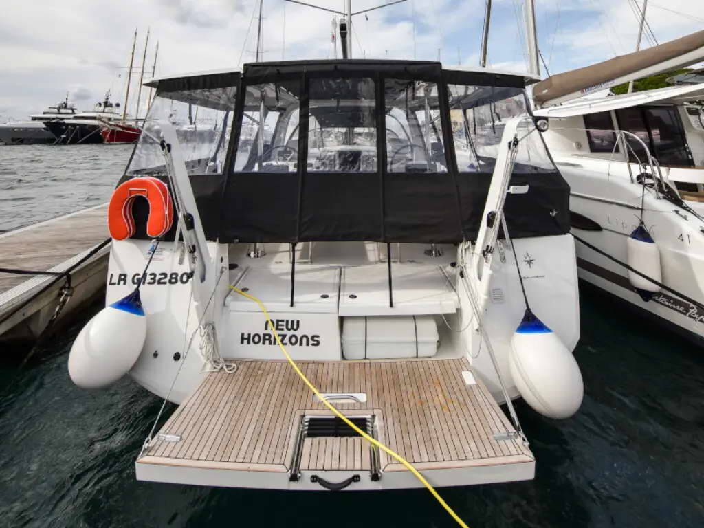 Sailing yacht Sun Loft 47 CLASS