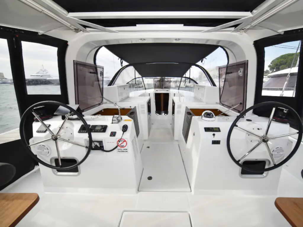 Sailing yacht Sun Loft 47 New Horizons