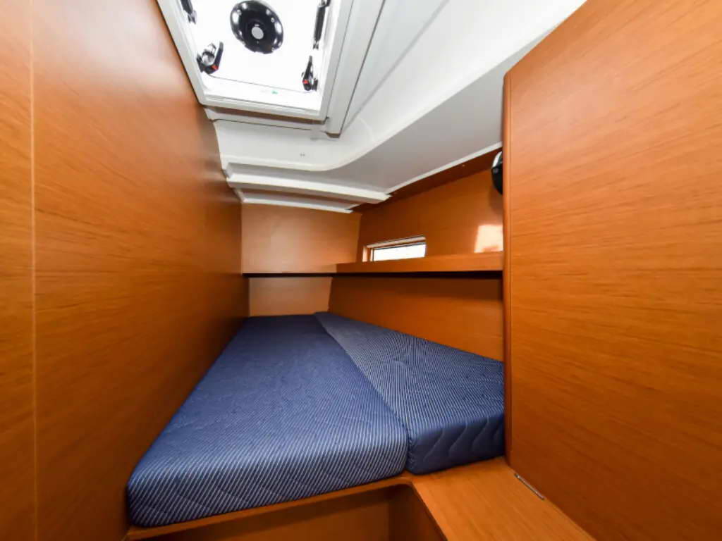 Sailing yacht Sun Loft 47 New Horizons