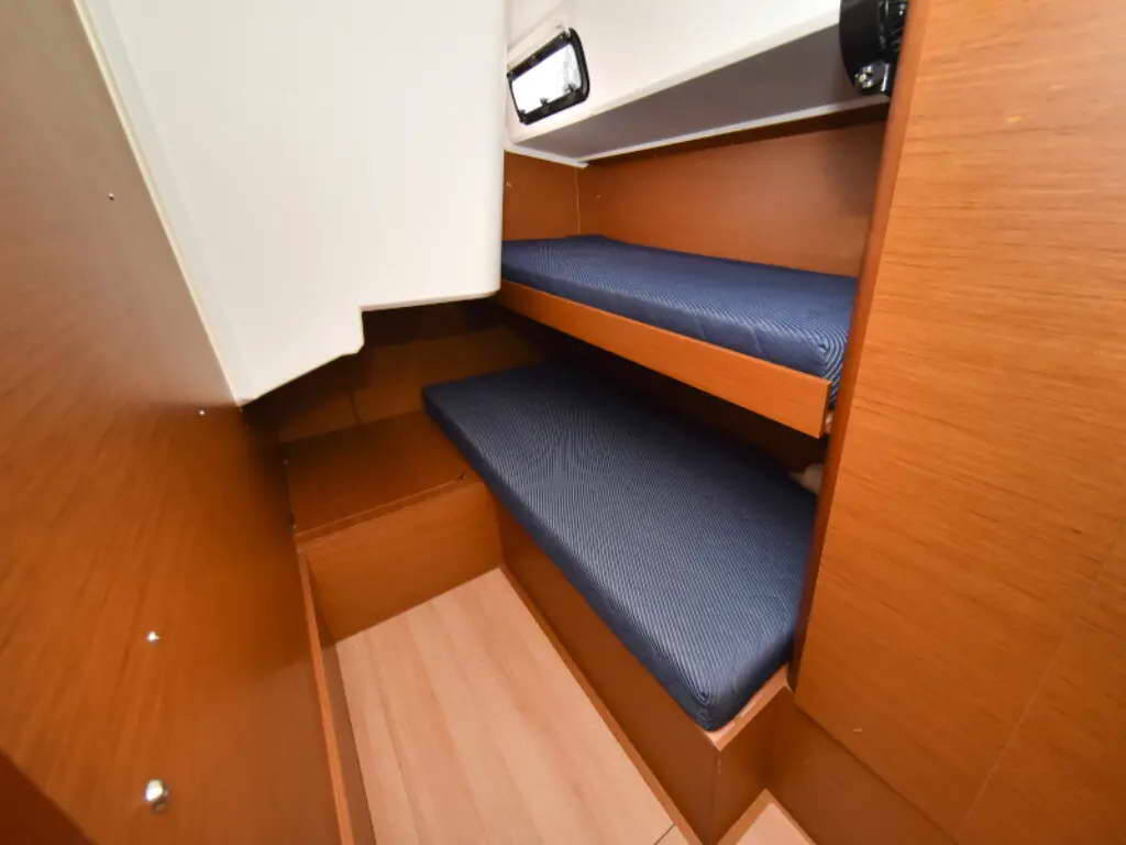 Sailing yacht Sun Loft 47 New Horizons