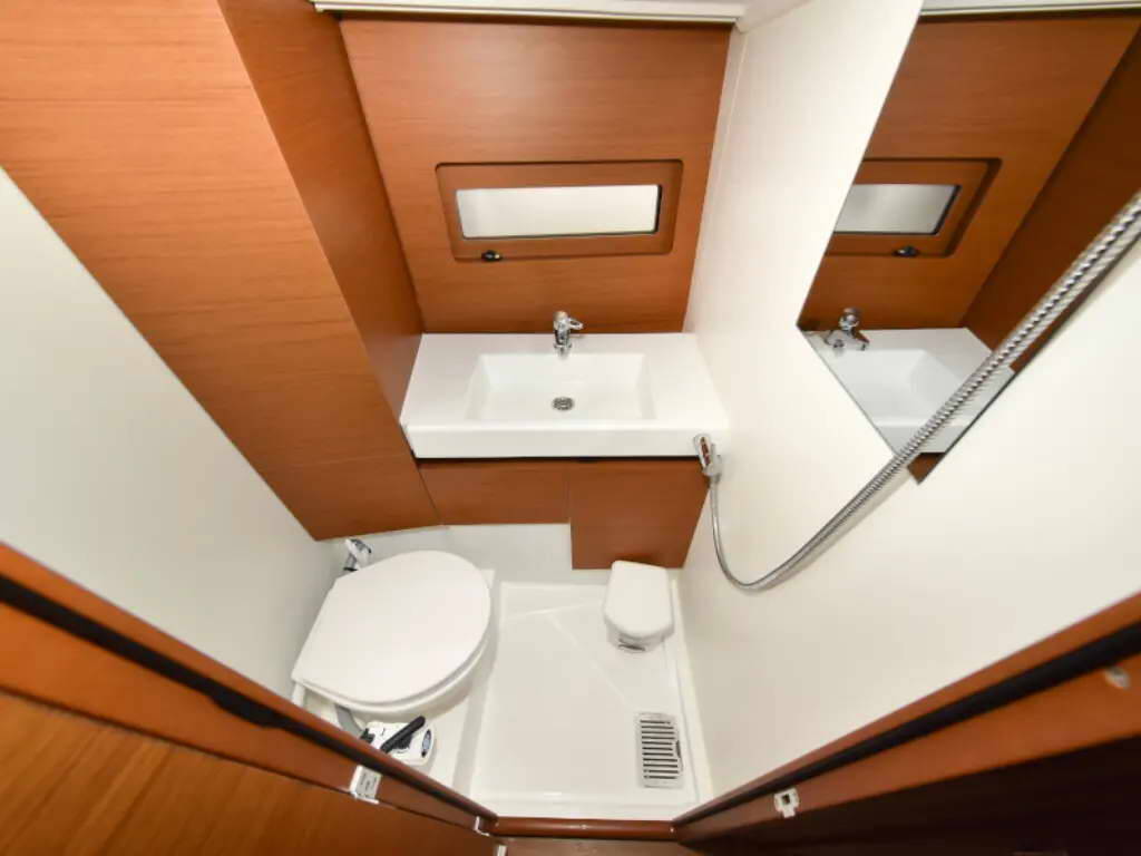 Sailing yacht Sun Loft 47 New Horizons