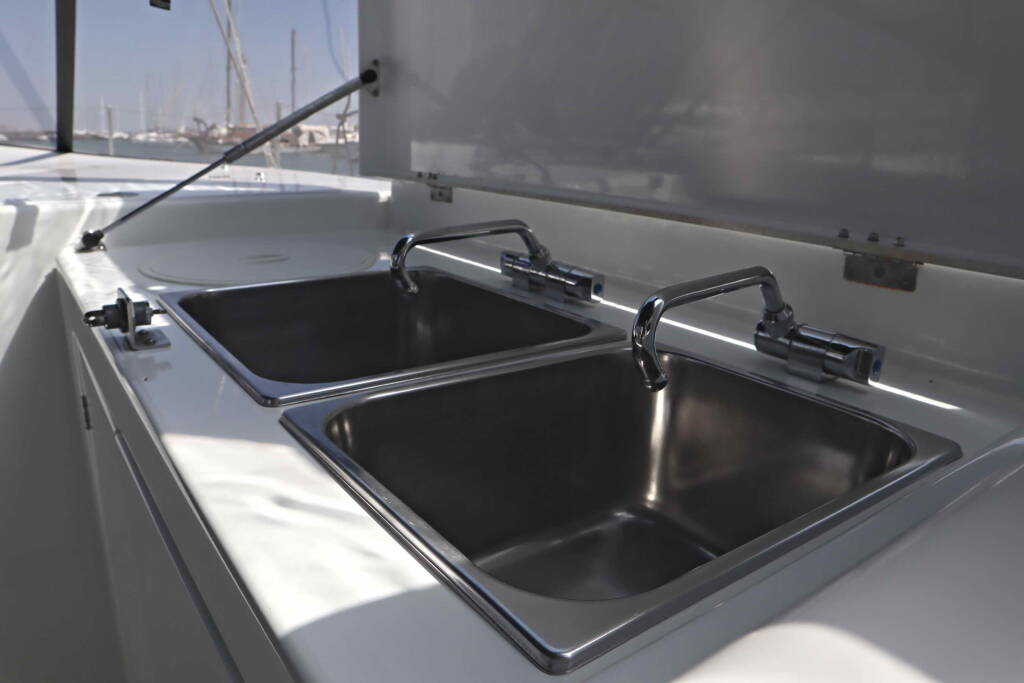 Sailing yacht Sun Loft 47 CLASS+