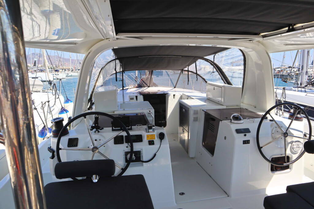 Sailing yacht Sun Loft 47 CLASS+