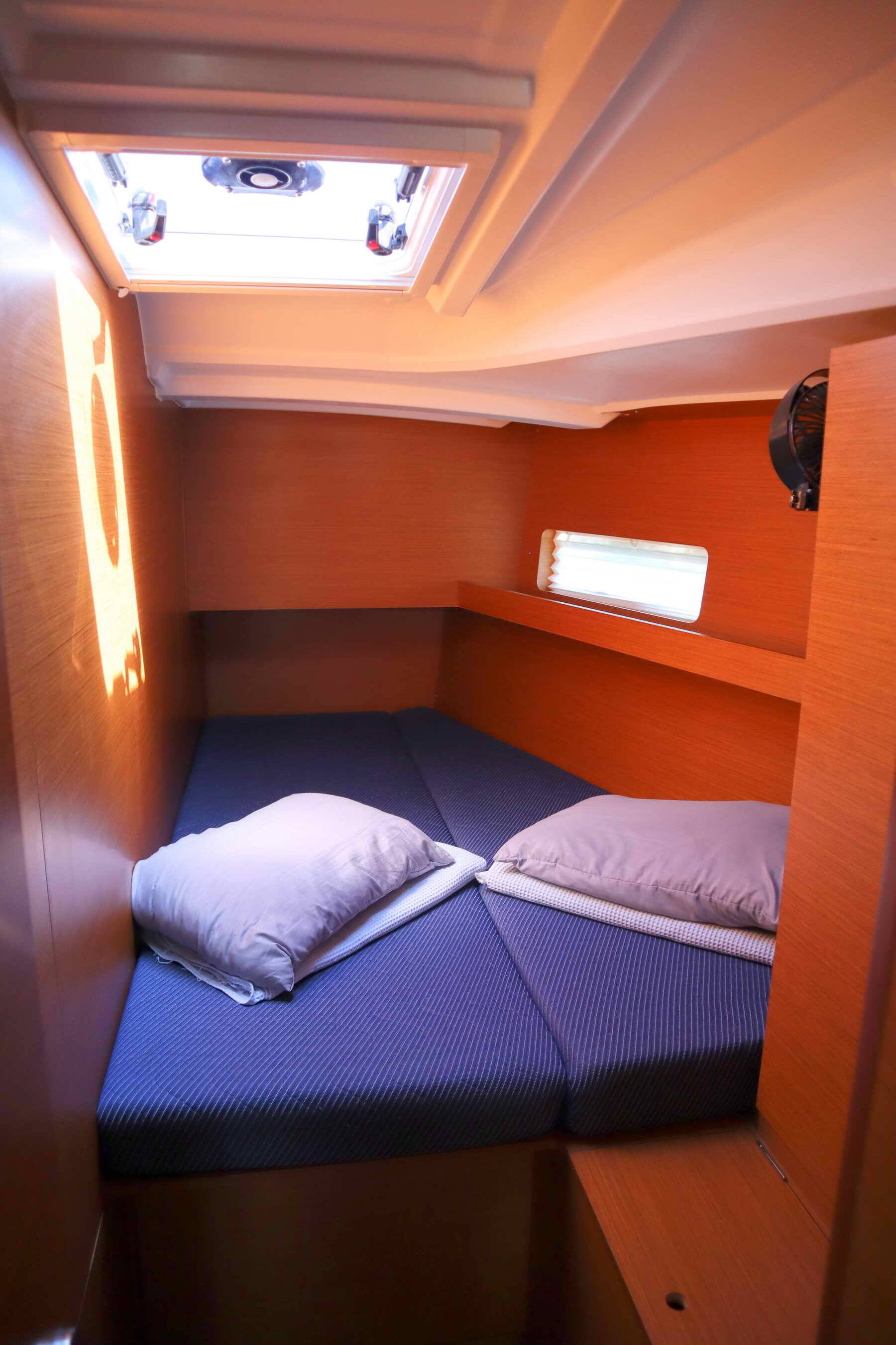 Sailing yacht Sun Loft 47 CLASS+