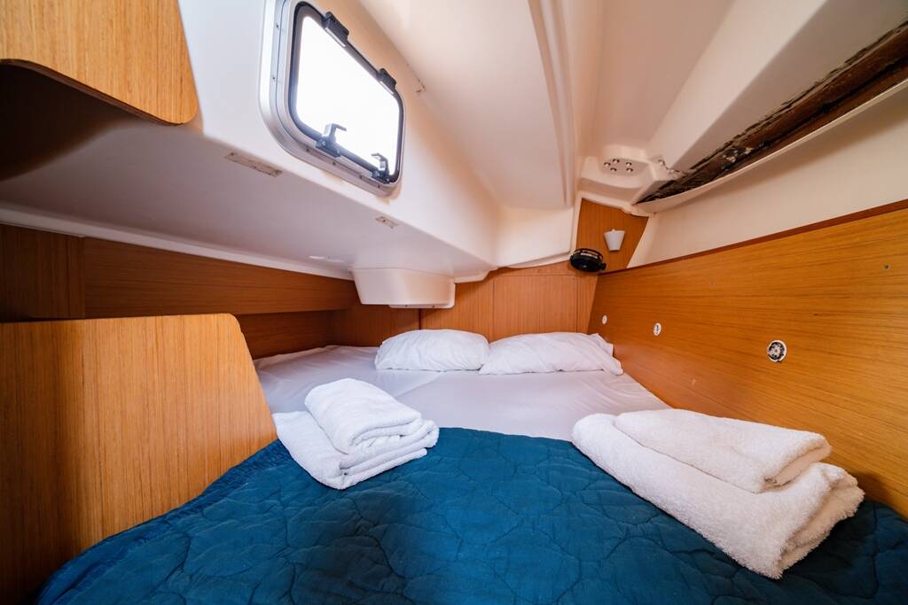 Sailing yacht Sun Odyssey 32i Regina IV