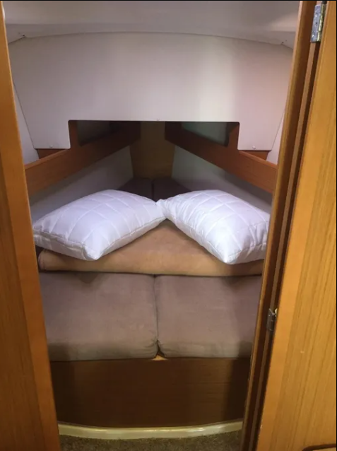 Sailing yacht Sun Odyssey 33i Carry On