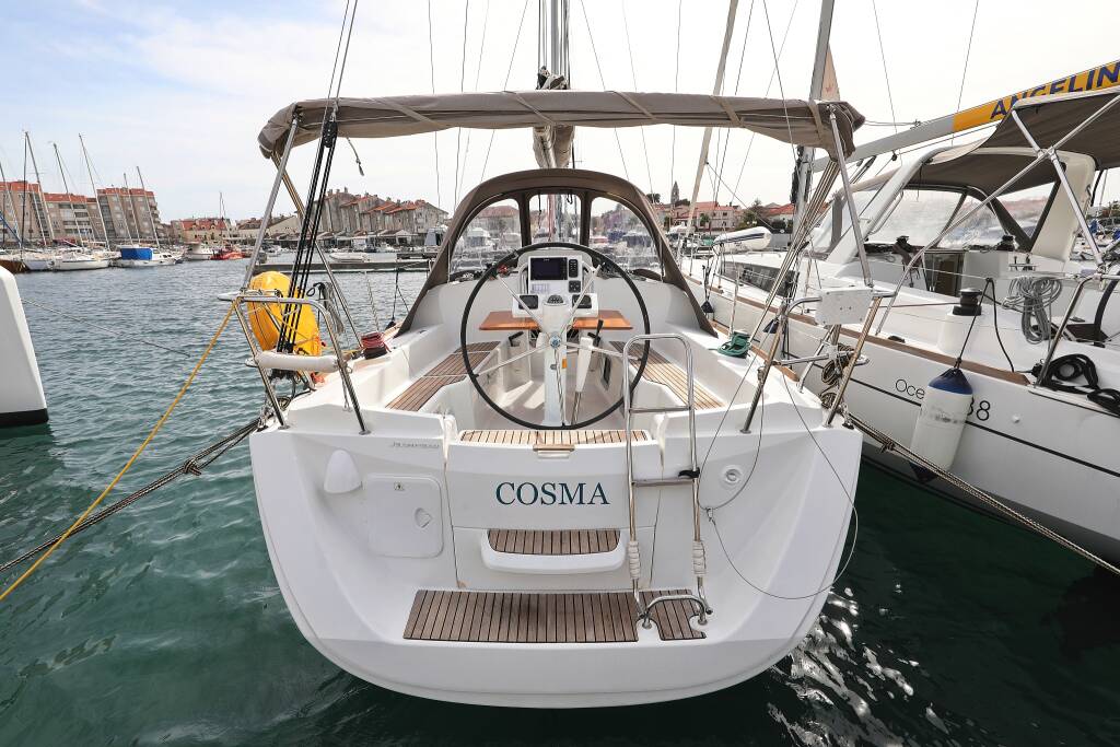 Sailing yacht Sun Odyssey 33i Cosma