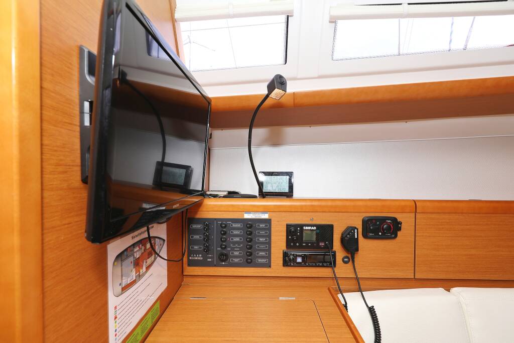 Sailing yacht Sun Odyssey 33i Cosma