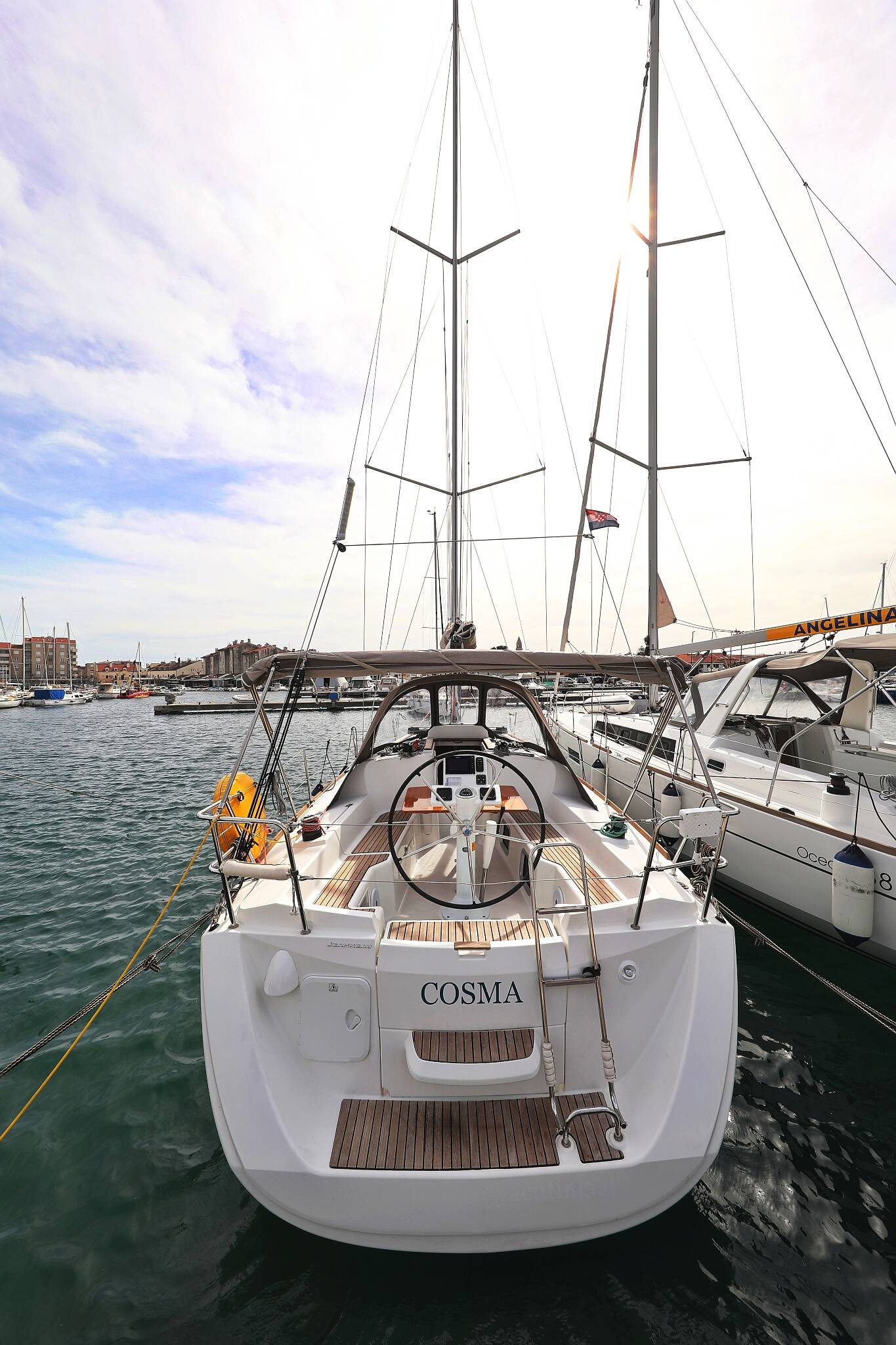 Sailing yacht Sun Odyssey 33i Cosma