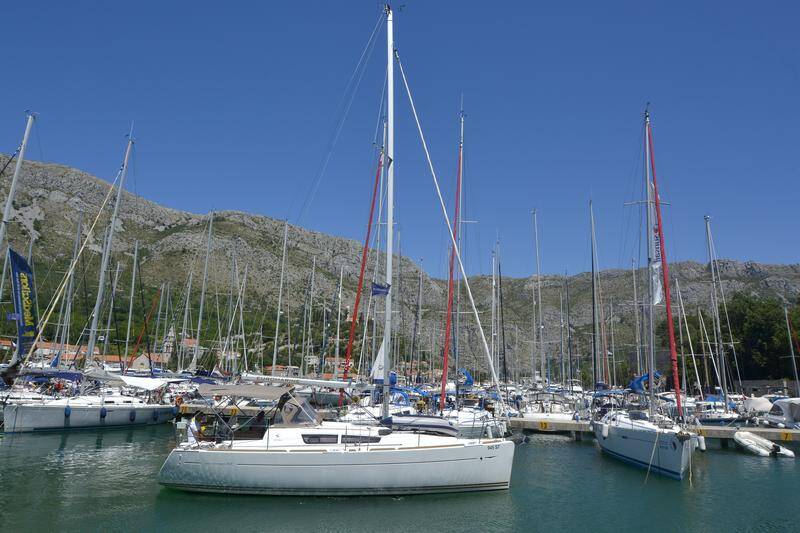 Sailing yacht Sun Odyssey 33i Hasta Siempre