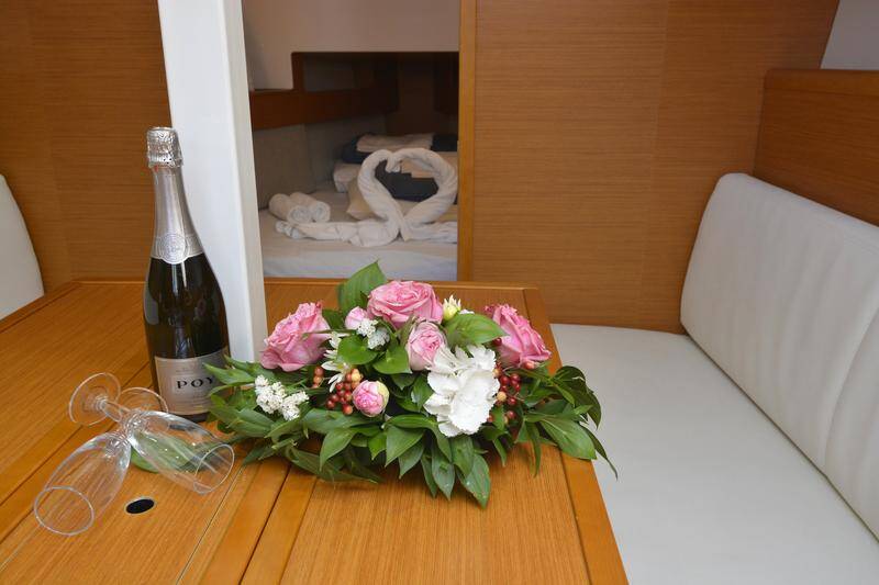 Sailing yacht Sun Odyssey 33i Hasta Siempre