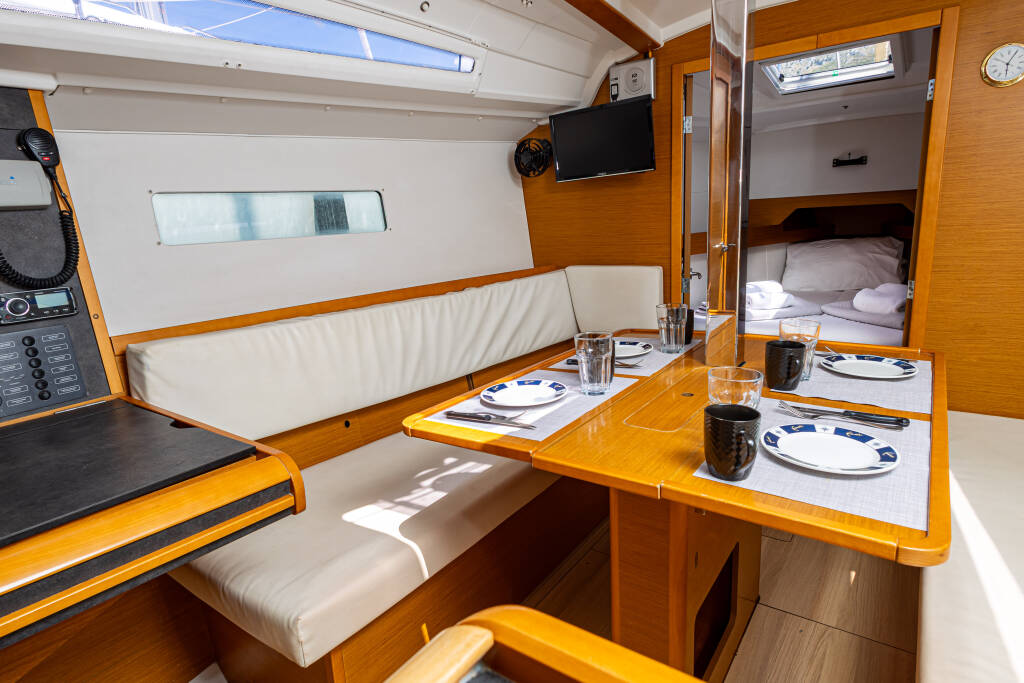 Sailing yacht Sun Odyssey 349 Cherie Bibi