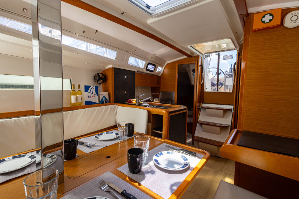 Sailing yacht Sun Odyssey 349 Cherie Bibi