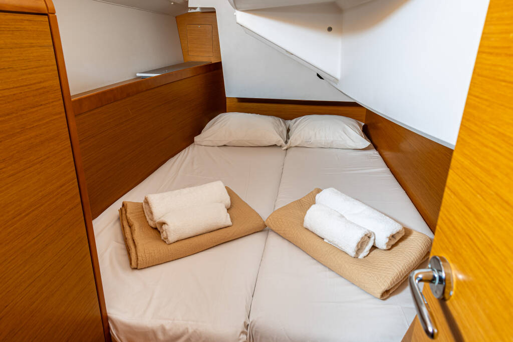 Sailing yacht Sun Odyssey 349 Cherie Bibi
