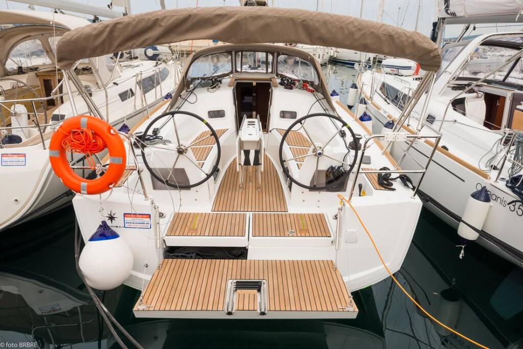 Sailing yacht Sun Odyssey 349 Popeye