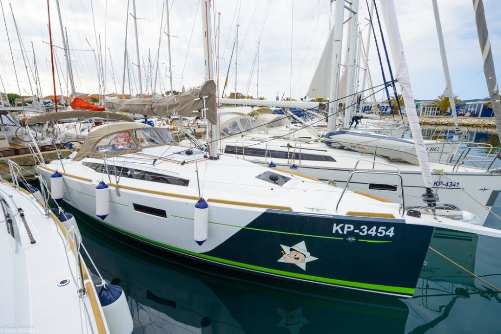 Sailing yacht Sun Odyssey 349 Popeye