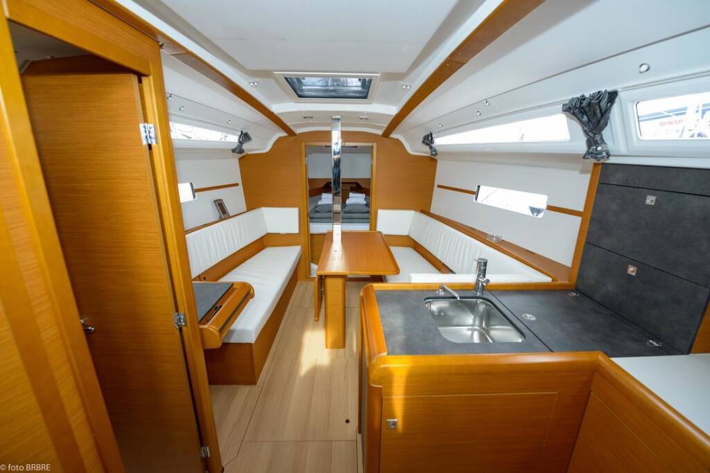 Sailing yacht Sun Odyssey 349 Popeye
