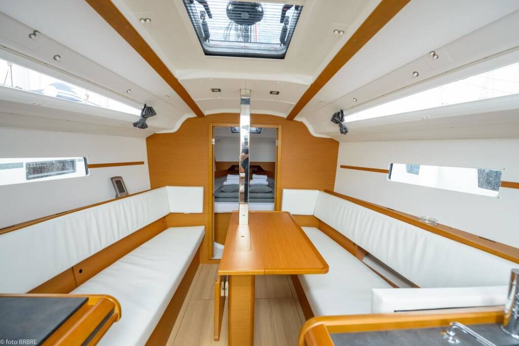 Sailing yacht Sun Odyssey 349 Popeye