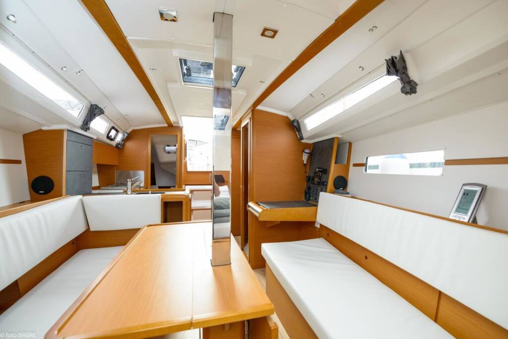 Sailing yacht Sun Odyssey 349 Popeye