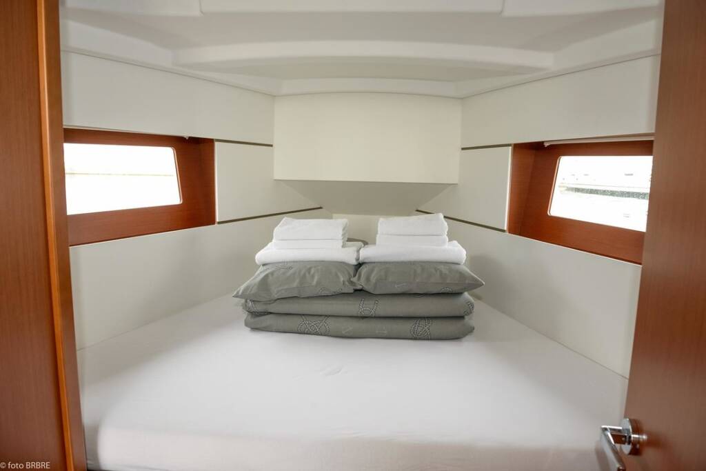Sailing yacht Sun Odyssey 349 Popeye