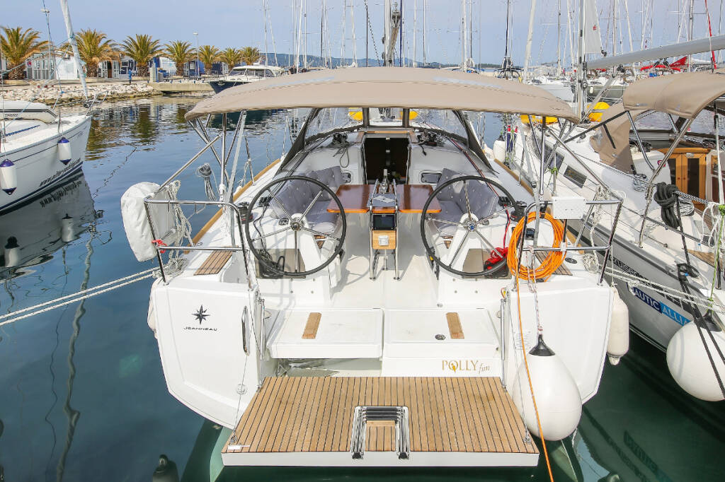 Sailing yacht Sun Odyssey 349 Polly Fun