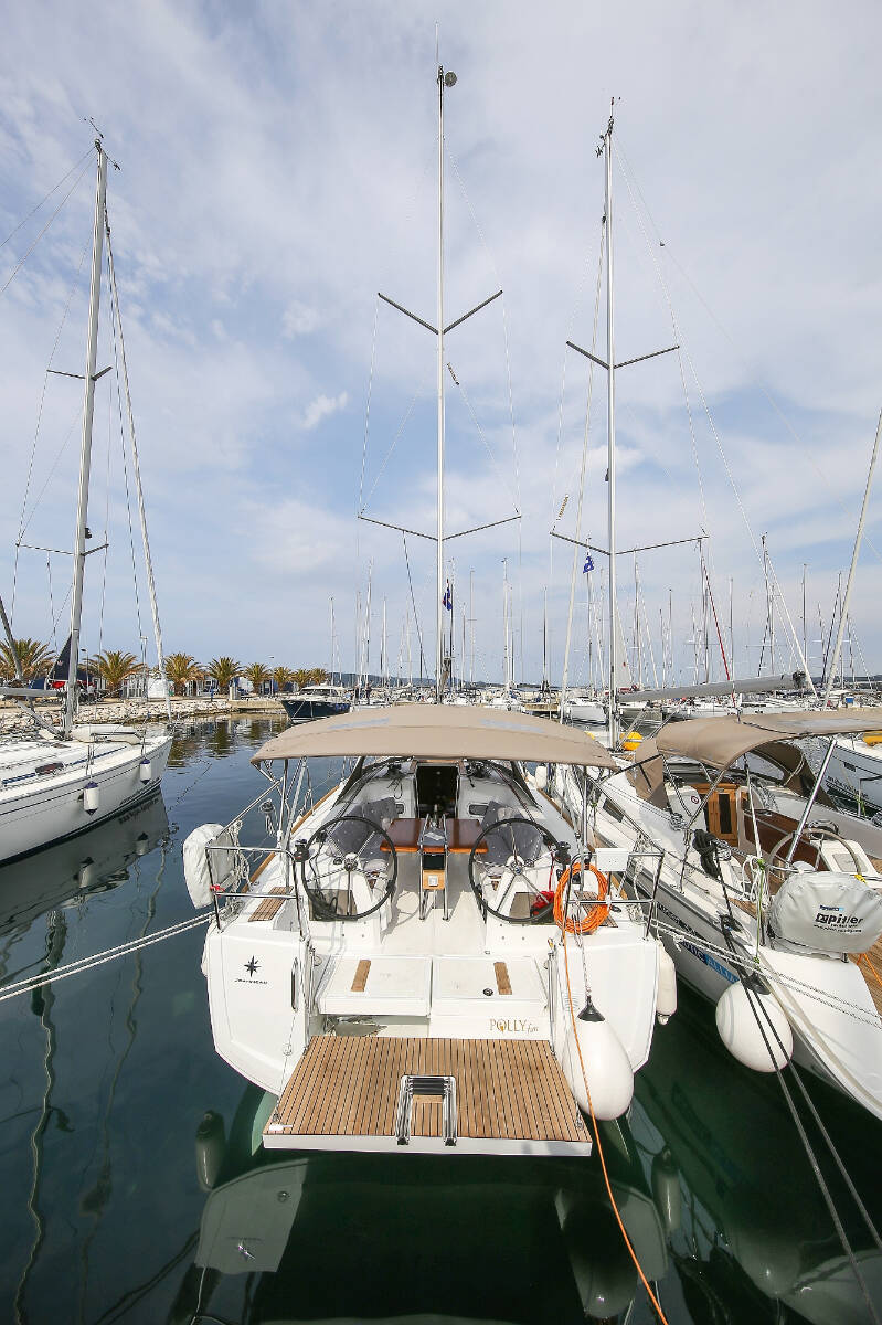 Sailing yacht Sun Odyssey 349 Polly Fun