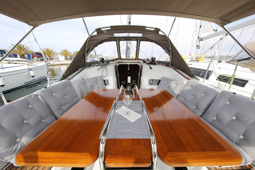 Sailing yacht Sun Odyssey 349 Polly Fun