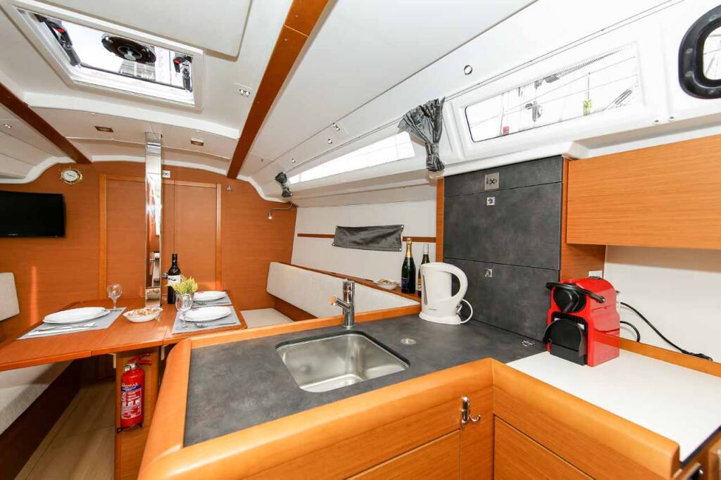 Segelyacht Sun Odyssey 349 Polly Fun