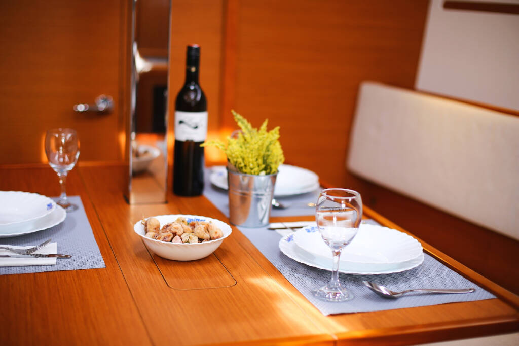 Sailing yacht Sun Odyssey 349 Polly Fun