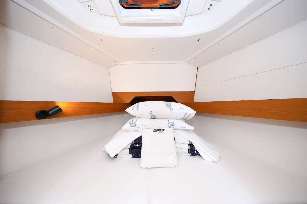 Sailing yacht Sun Odyssey 349 Polly Fun