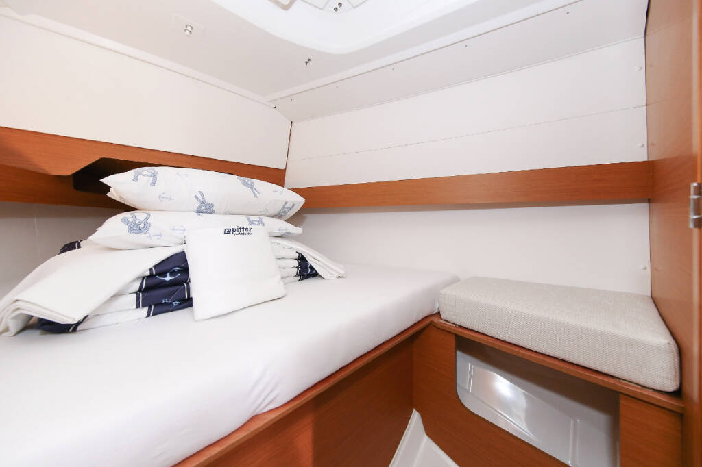Sailing yacht Sun Odyssey 349 Polly Fun