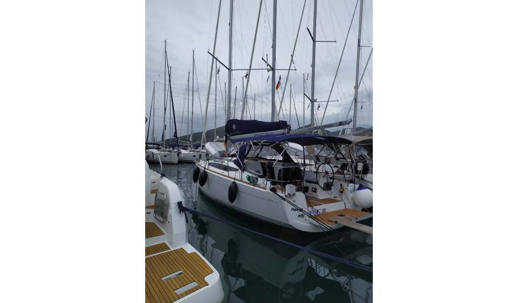 Sailing yacht Sun Odyssey 349 Sweet Elli