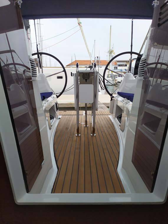 Sailing yacht Sun Odyssey 349 Sweet Elli