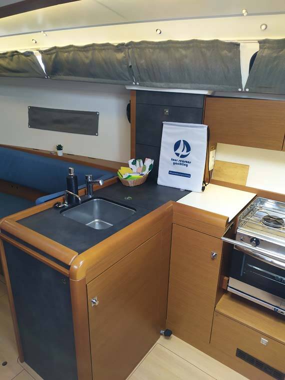 Sailing yacht Sun Odyssey 349 Sweet Elli