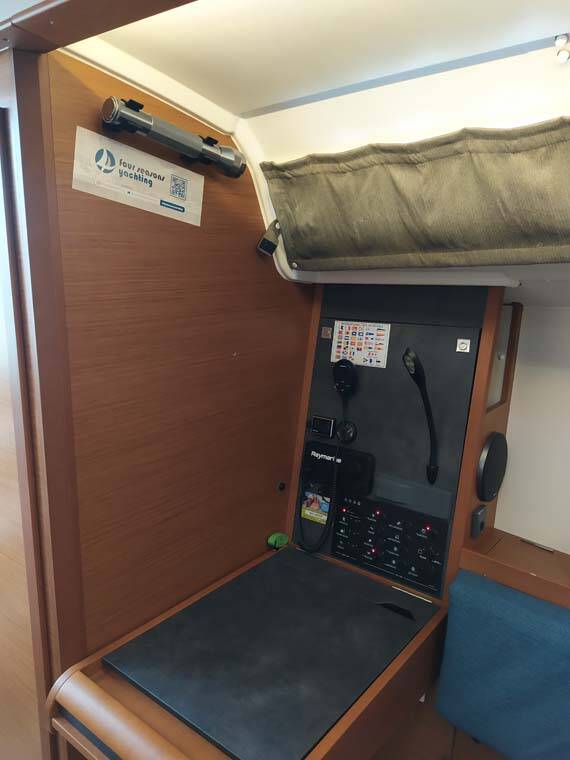 Sailing yacht Sun Odyssey 349 Sweet Elli