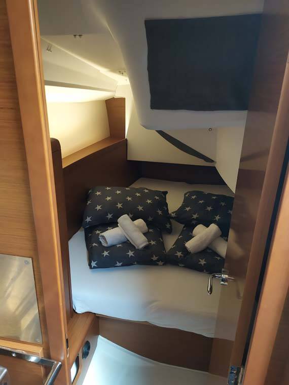 Sailing yacht Sun Odyssey 349 Sweet Elli