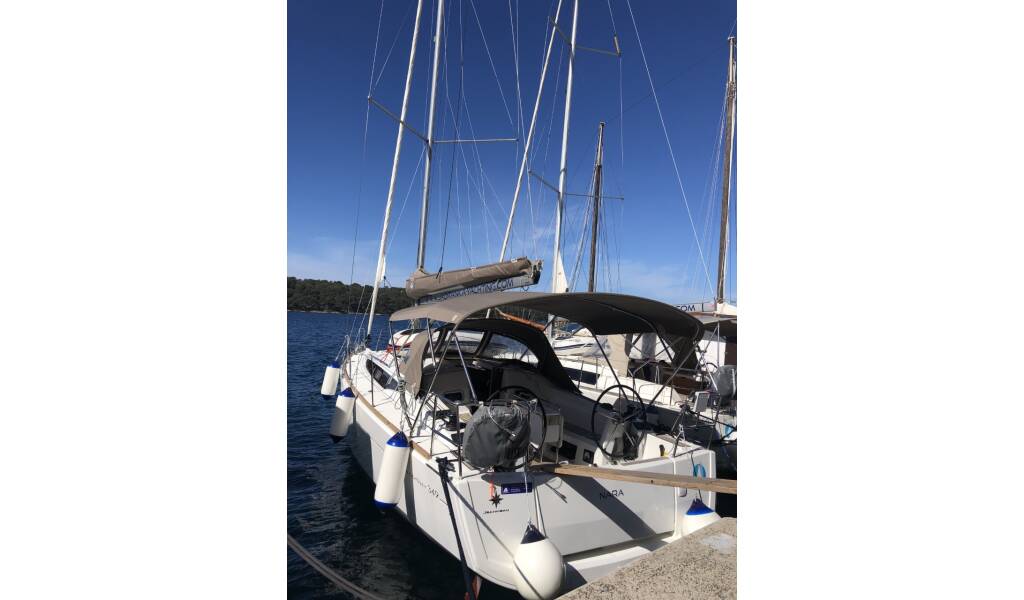 Sailing yacht Sun Odyssey 349 Nara