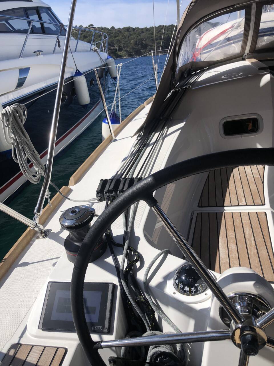 Sailing yacht Sun Odyssey 349 Nara