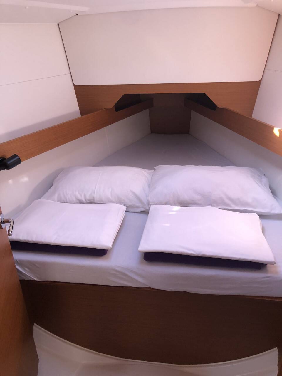 Sailing yacht Sun Odyssey 349 Nara
