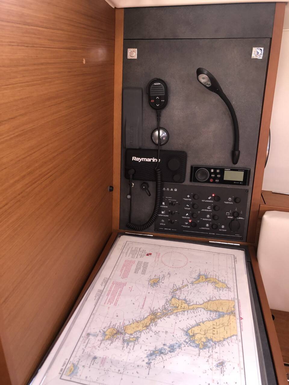 Sailing yacht Sun Odyssey 349 Nara