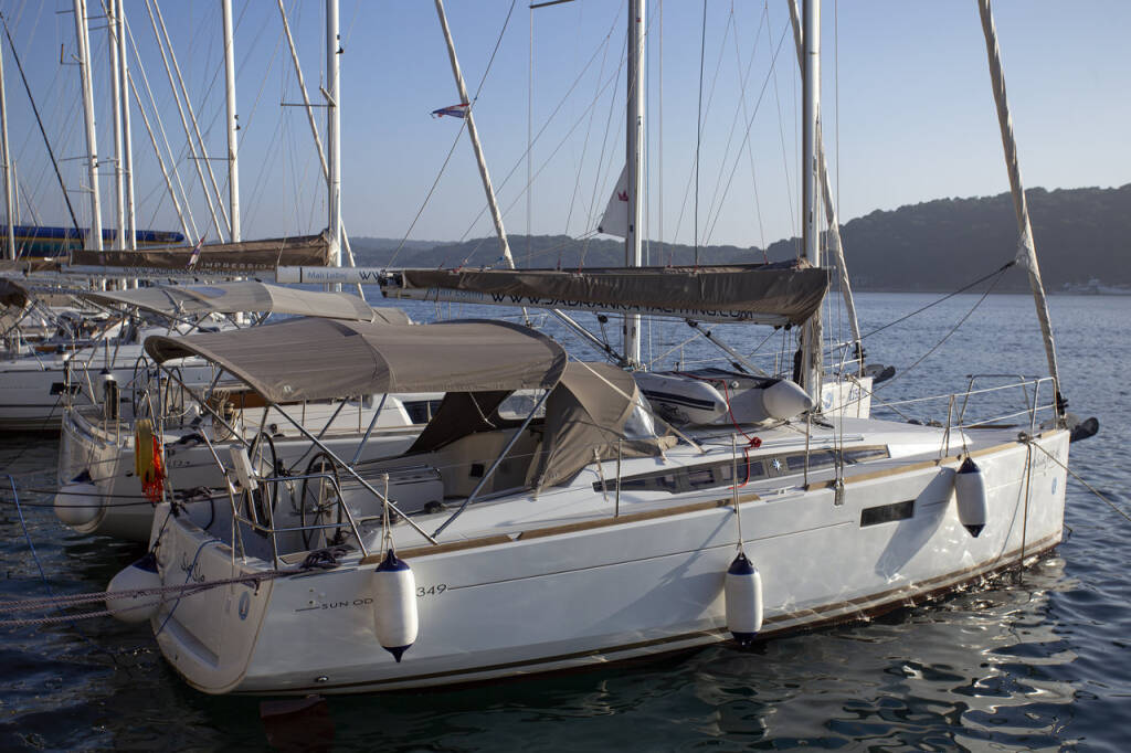 Sailing yacht Sun Odyssey 349 SheShe