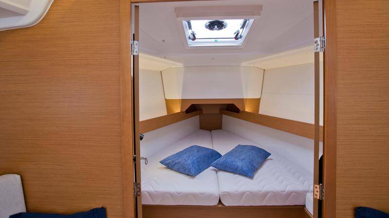 Sailing yacht Sun Odyssey 349 SheShe