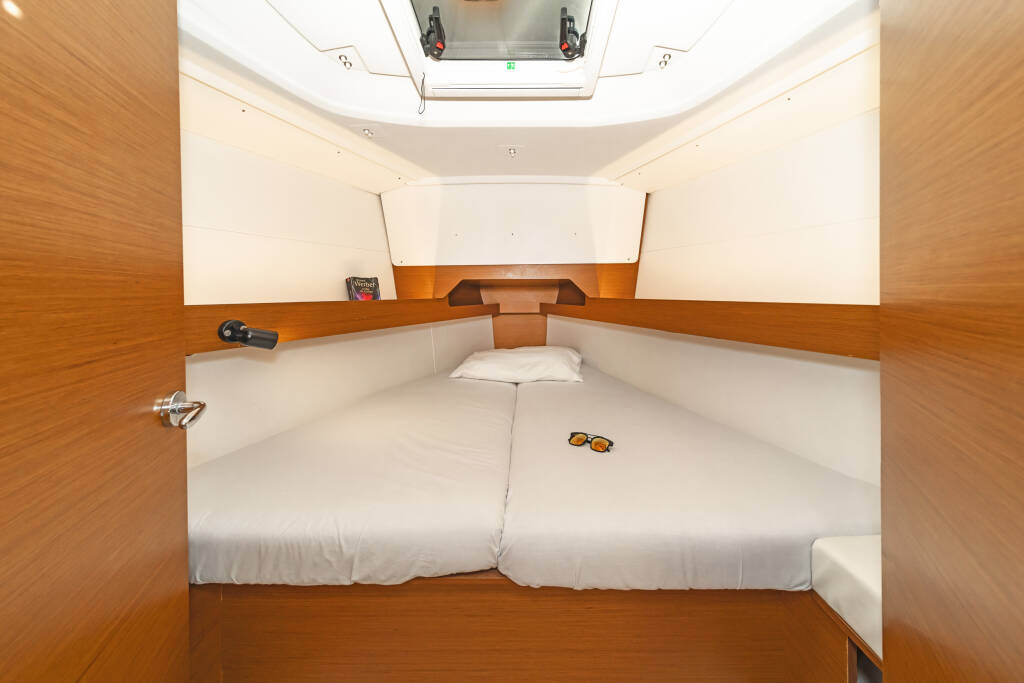 Sailing yacht Sun Odyssey 349 Agios Nikolaos