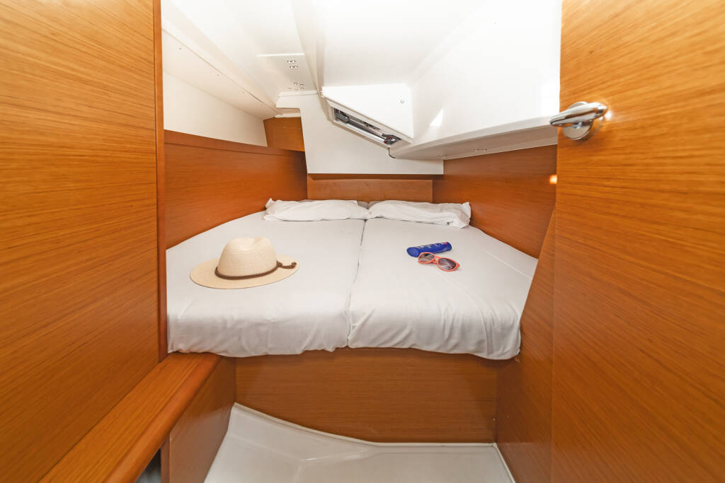 Sailing yacht Sun Odyssey 349 Agios Nikolaos