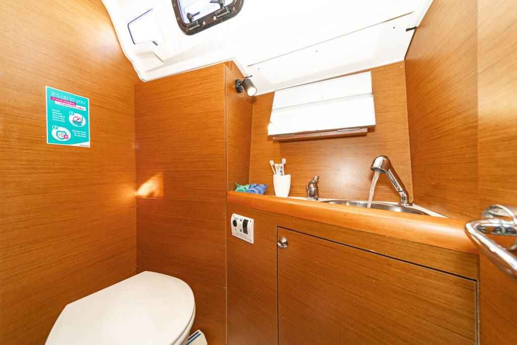 Sailing yacht Sun Odyssey 349 Agios Nikolaos