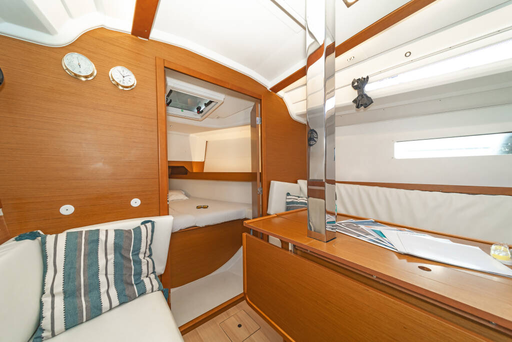 Sailing yacht Sun Odyssey 349 Agios Nikolaos
