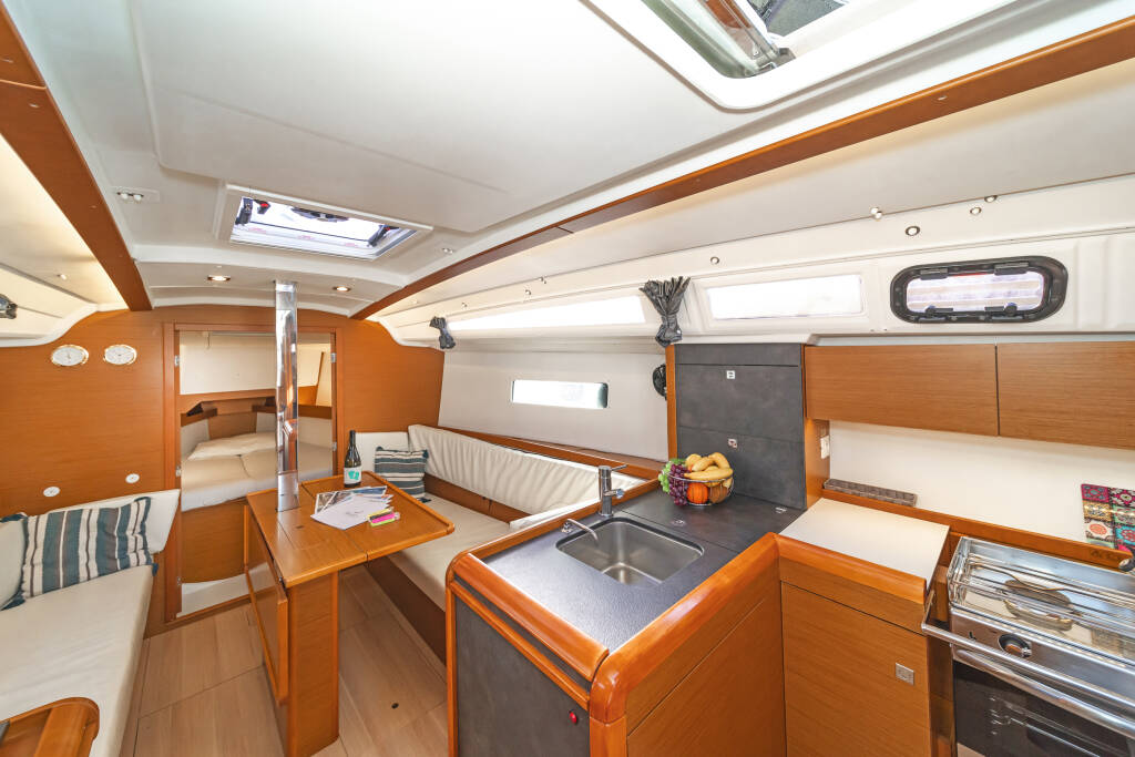 Sailing yacht Sun Odyssey 349 Agios Nikolaos