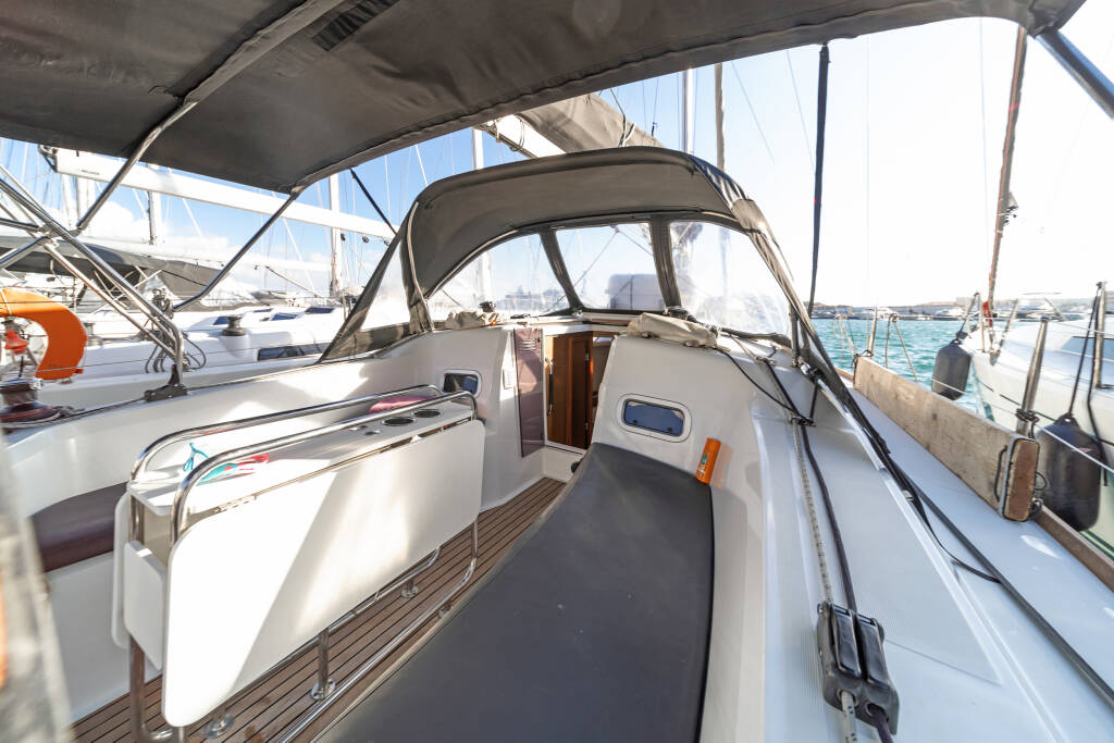 Sailing yacht Sun Odyssey 349 Agios Nikolaos